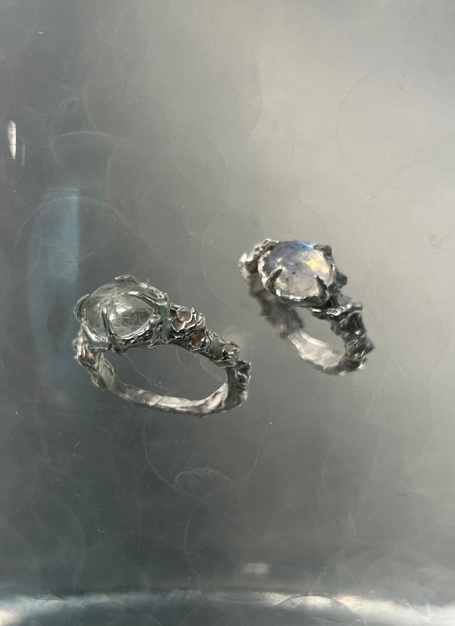 111leeloo _ MOONSTONE RING