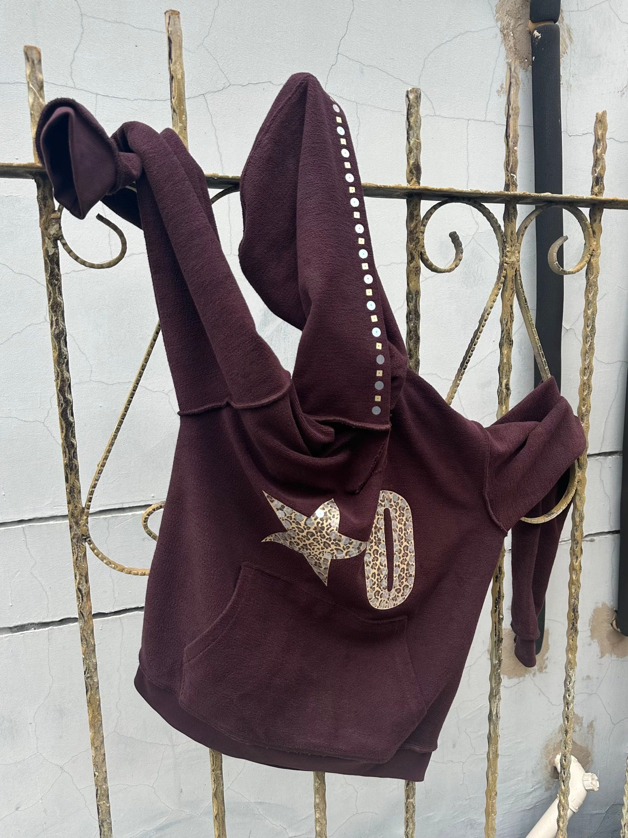 XaLWORCLO _ N0.0 LEOPARD PRINT HAND-DISTRESSED SEQUIN HOODIE