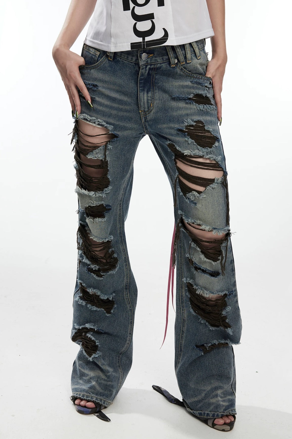 Fruitanari _ DISTRESSED CUT-OUT LACED POCKET DENIM JEANS