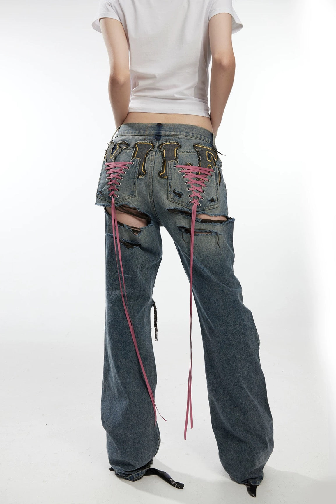 Fruitanari _ DISTRESSED CUT-OUT LACED POCKET DENIM JEANS