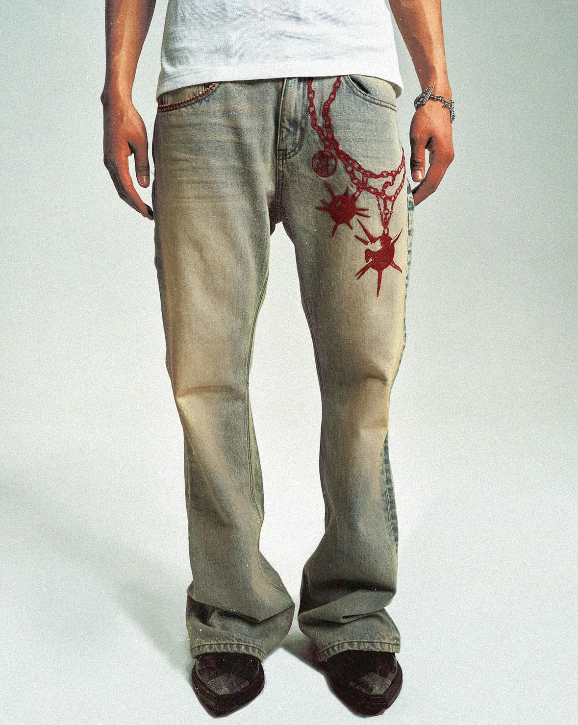4Tra _ "SUPPORT & PAIN" EMBROIDERED FLAIL FLARE JEANS