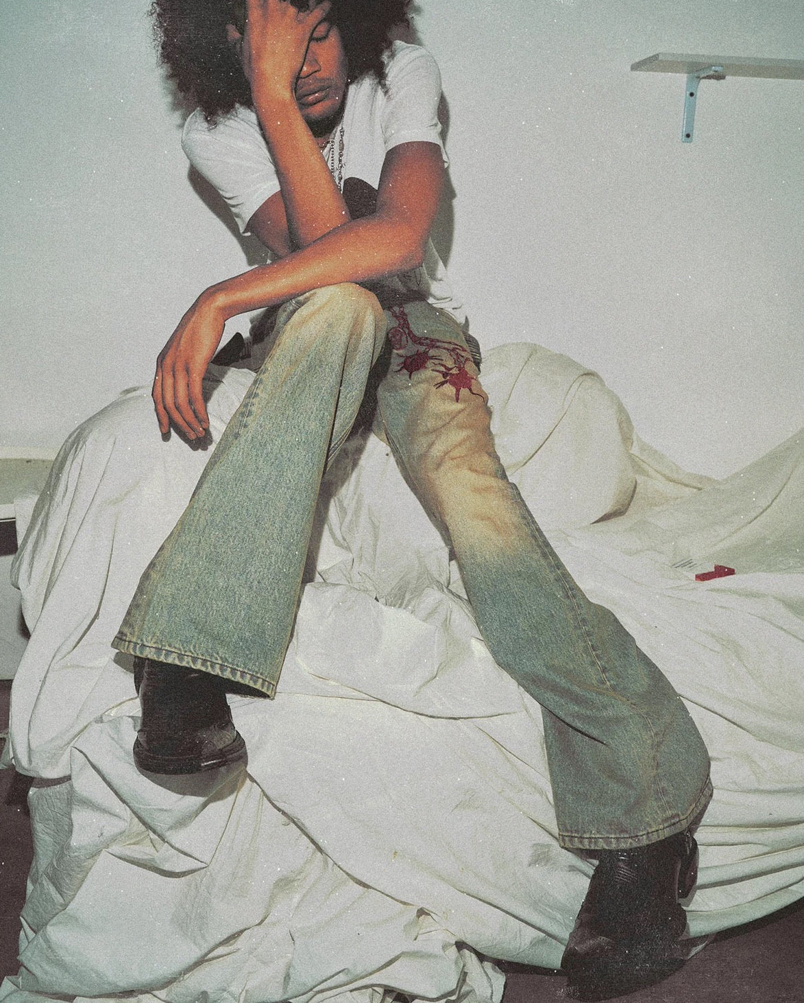 4Tra _ "SUPPORT & PAIN" EMBROIDERED FLAIL FLARE JEANS