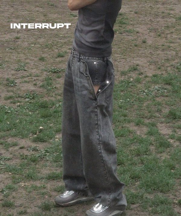INTERRUPT _ SIDE-SLIT JEANS