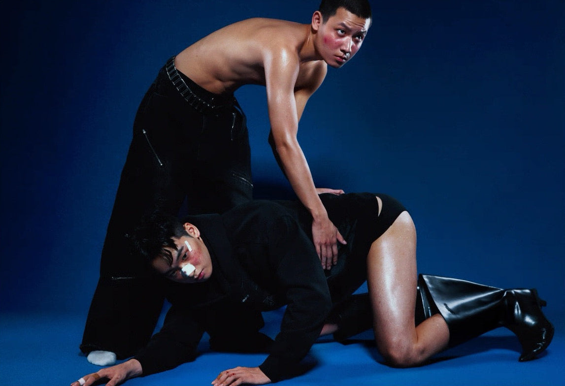 INTERRUPT _ KNIFE PLAY JEANS