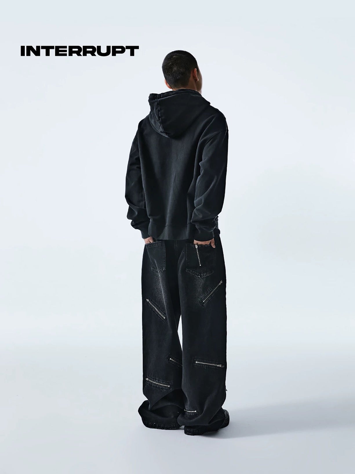 INTERRUPT _ KNIFE PLAY JEANS